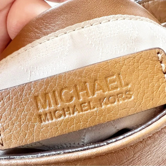 Michael Kors Brown Pebbled Leather Mini Crossbody Goldtone Hardware Purse Bag‎ - Picture 4 of 7